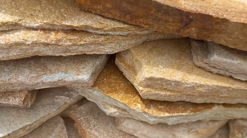 Плитняк златолит жёлтый золотистый для отмостки купить в Чеченской Республике