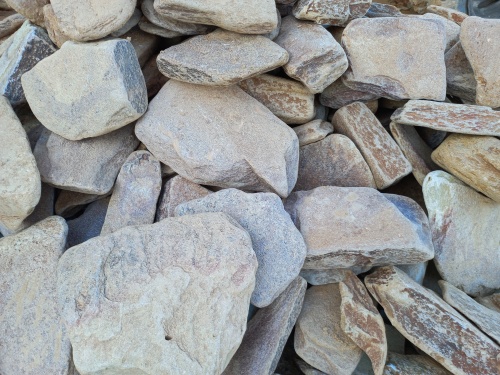 Златолит жёлтый, жёлто-зелёный глыбки и валуны для ланшафтного дизайна купить в Чеченской Республике