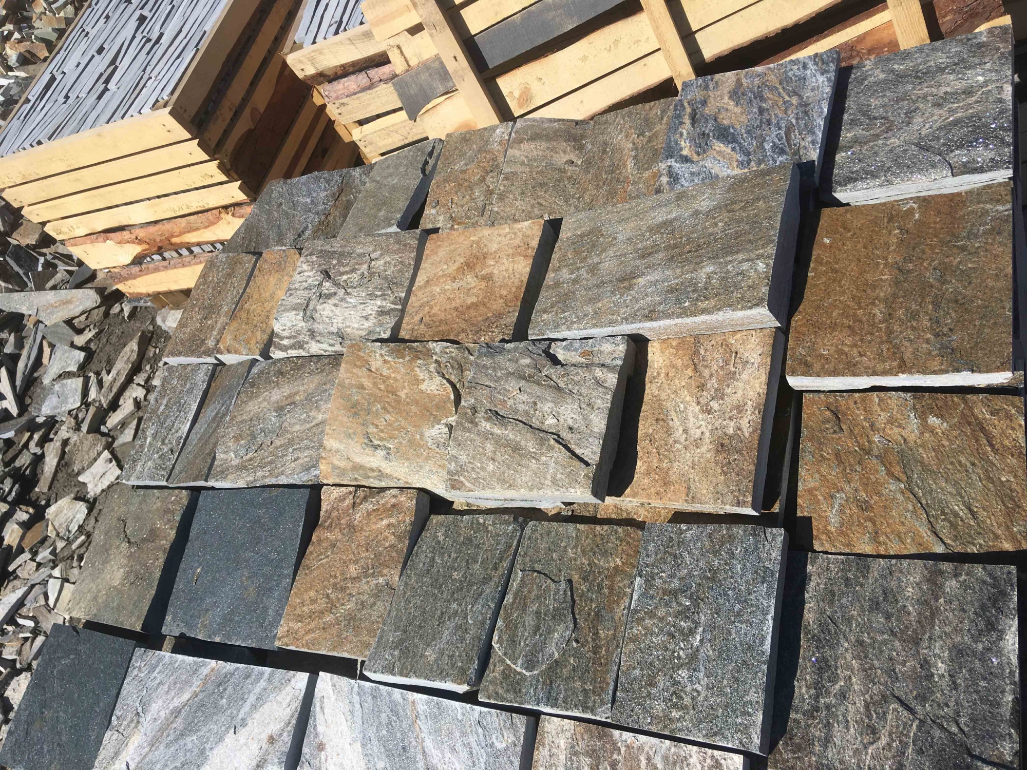 Плитка пилёная златолит Уральский для фасада купить в Чеченской Республике