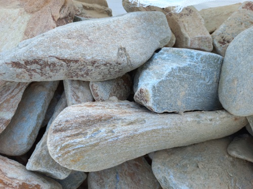 Златолит жёлтый, жёлто-зелёный глыбки и валуны для ланшафтного дизайна купить в Чеченской Республике