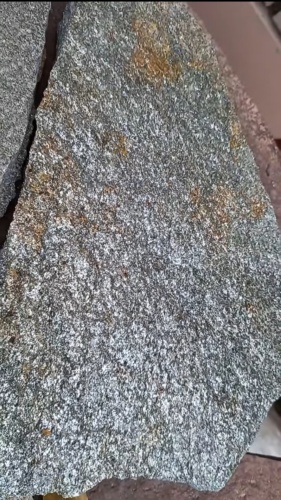 Плитняк златолит серебристый для цоколя, отмостки купить в Чеченской Республике