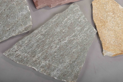 Плитняк златолит Уральский для цоколя, отмостки купить в Чеченской Республике