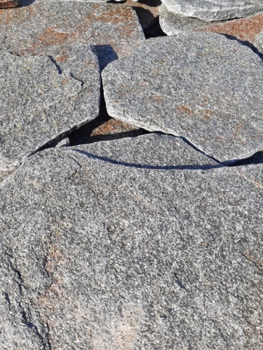 Златолит серебристый галтованный для лестниц купить в Чеченской Республике