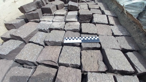Лемезит колотая брусчатка 10 * 10 см. для парковки купить в Чеченской Республике